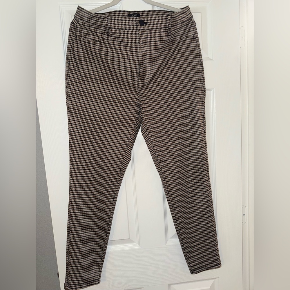 LOFT Black and tan Houndstooth Ankle Dress Pants